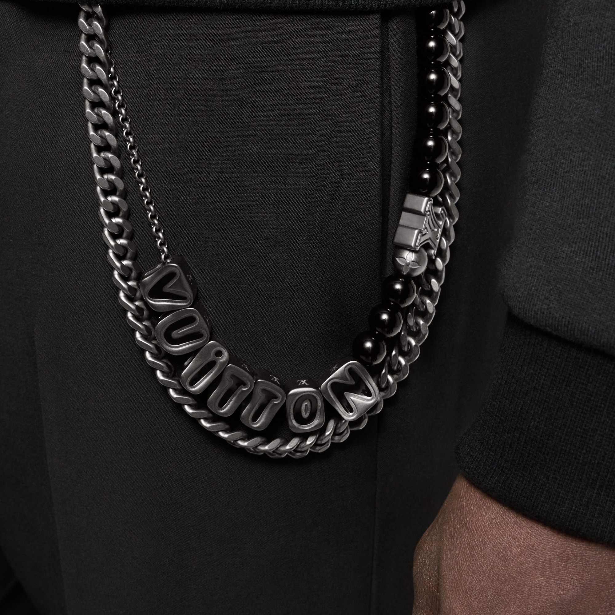 Vuitton Chain Belt . - Lunar New Year Gifts | LOUIS VUITTON